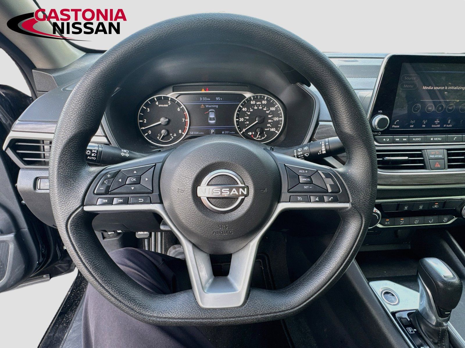 Used 2025 Nissan Altima 2.5 SV FWD image 14