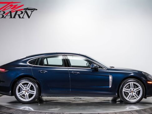 Used 2022 Porsche Panamera 4 Platinum Edition AWD/4WD image 6
