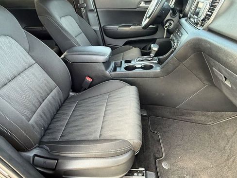Used 2019 Kia Sportage LX image 10