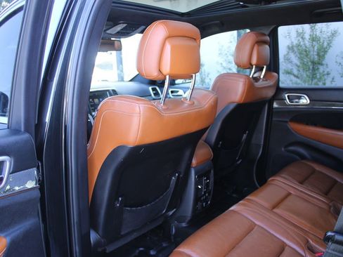 Used 2015 Jeep Grand Cherokee SRT w/ Trailer Tow Group IV image 22