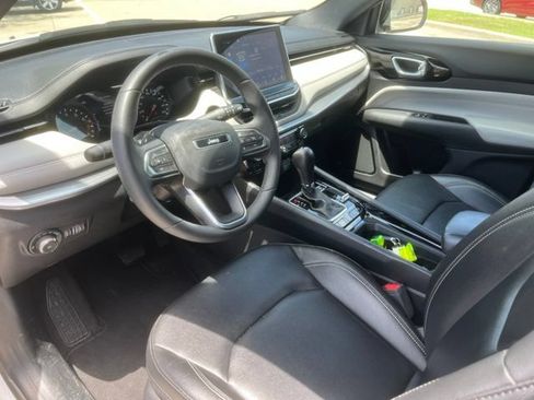 Used 2025 Jeep Compass Limited AWD/4WD image 13