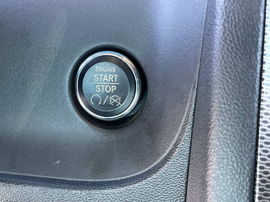Used 2013 Dodge Challenger R/T RWD image 43