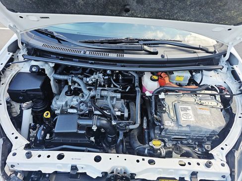 Used 2015 Toyota Prius C Two image 16