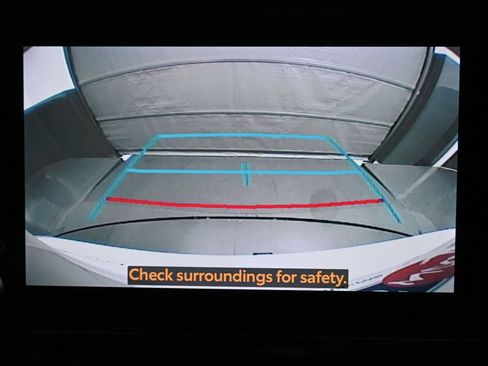 Used 2023 Toyota Highlander LE FWD image 12