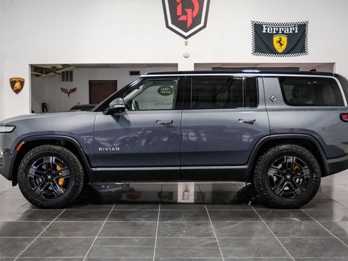 Used 2023 Rivian R1S Adventure image 11