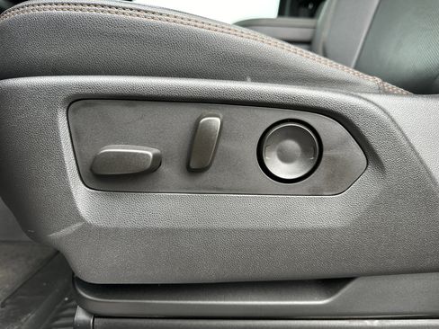 Used 2023 GMC Sierra 1500 AT4 w/ AT4 Premium Package image 16