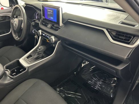 Used 2025 Toyota RAV4 LE AWD/4WD image 27