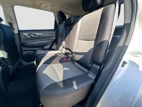 Used 2017 Nissan Rogue SV FWD image 27