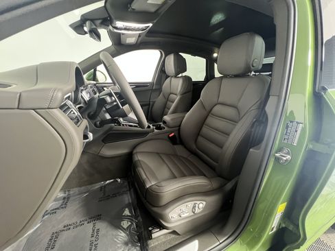 New 2026 Porsche Macan S AWD/4WD image 5