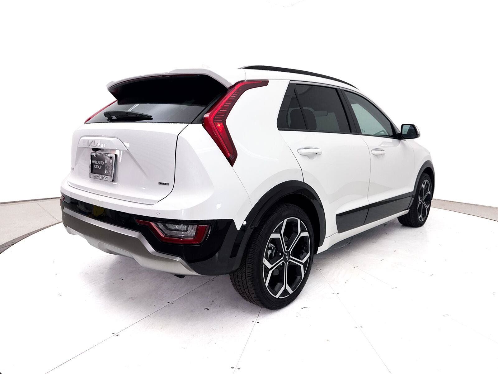 Used 2024 Kia Niro SX Touring FWD image 20