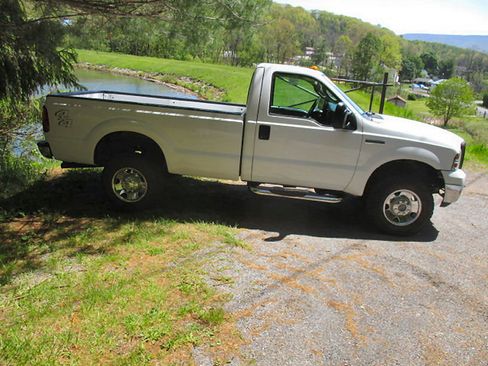 Used 2005 Ford F250 XL AWD/4WD image 4