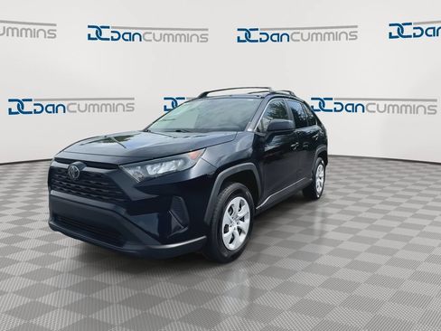 Used 2019 Toyota RAV4 LE AWD/4WD image 4