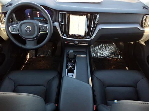 Used 2025 Volvo S60 B5 Core image 30