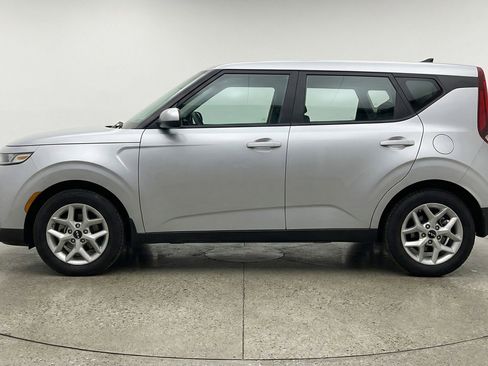 Used 2025 Kia Soul LX w/ LX Technology Package image 5