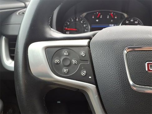 Used 2024 GMC Terrain SLT image 14