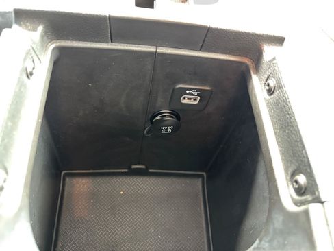 Used 2017 Jeep Wrangler Sahara w/ Connectivity Group AWD/4WD image 33