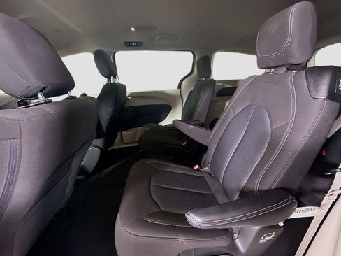 Used 2023 Chrysler Voyager LX FWD image 25