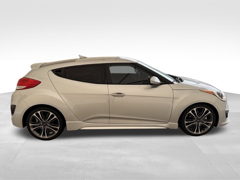 Used 2016 Hyundai Veloster Turbo FWD image 6