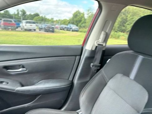 Used 2024 Nissan Sentra SV FWD image 15