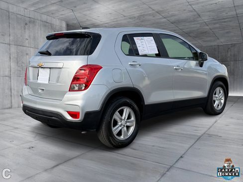 Used 2021 Chevrolet Trax LS image 7