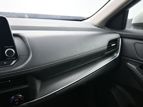 Used 2025 Nissan Rogue SV AWD/4WD image 20