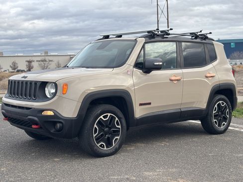 Used 2015 Jeep Renegade Trailhawk w/ Popular Equipment Group image 6