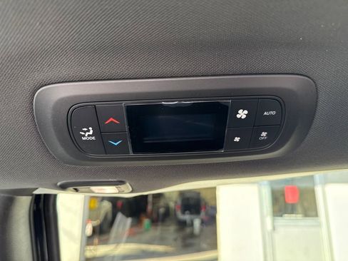 New 2026 Chrysler Pacifica Limited w/ S Appearance Package image 40