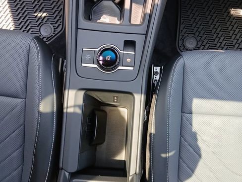 New 2025 Volkswagen Tiguan SE image 25