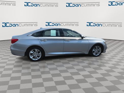 Used 2018 Honda Accord LX image 9