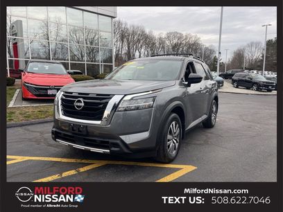 Used 2023 Nissan Pathfinder SL