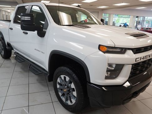 Used 2022 Chevrolet Silverado 2500 Custom w/ Custom Value Package AWD/4WD image 12