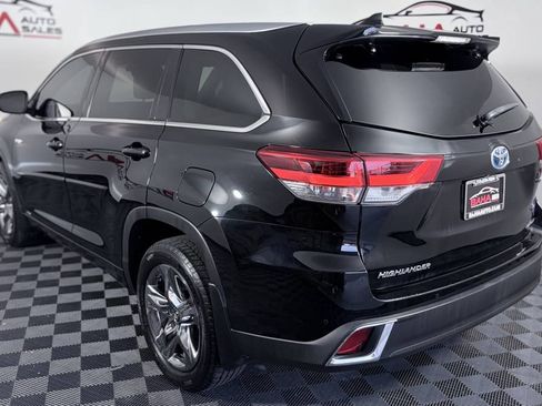 Used 2019 Toyota Highlander Limited Platinum AWD/4WD image 4