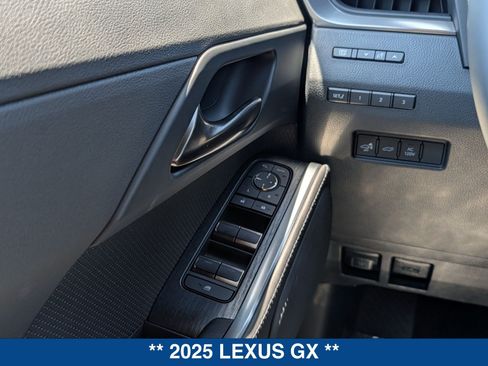 Used 2025 Lexus GX 550 w/ Accessory Package (Z1) AWD/4WD image 53