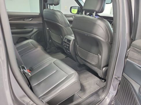 Certified 2024 Jeep Grand Cherokee Limited AWD/4WD image 20