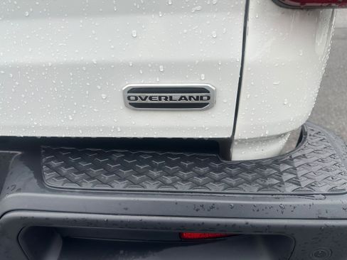 Used 2020 Jeep Gladiator Overland image 21