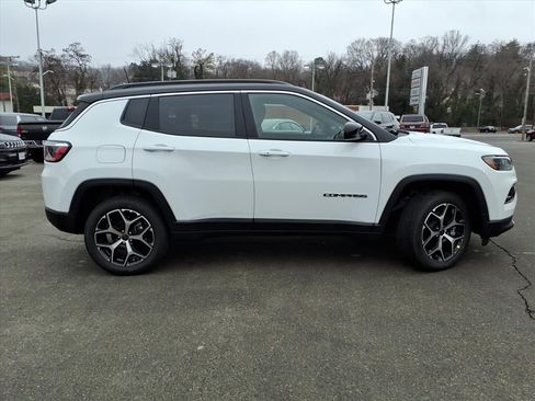 New 2026 Jeep Compass Limited image 3