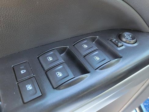 Used 2022 Chevrolet Colorado LT w/ Luxury Package image 17