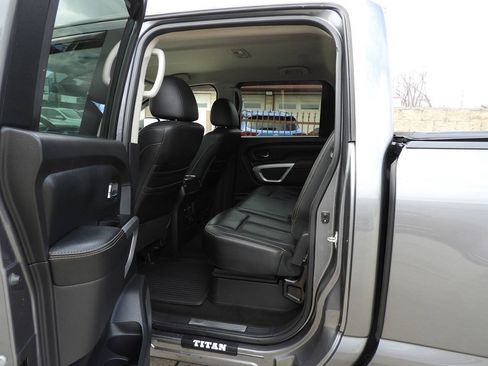 Used 2018 Nissan Titan SL w/ Chrome Package AWD/4WD image 22