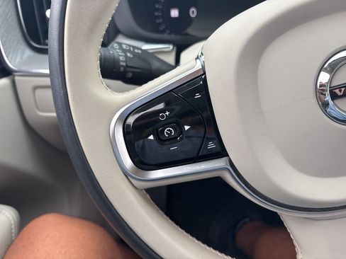 Certified 2024 Volvo XC60 B5 Plus w/ Protection Package Premier image 24