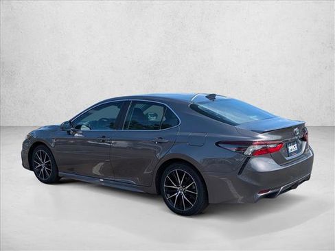 Used 2024 Toyota Camry SE FWD image 8