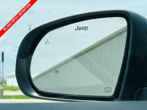 Used 2023 Jeep Compass Latitude AWD/4WD image 6