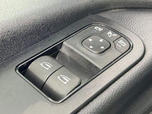 Used 2024 Mercedes-Benz Sprinter 2500 image 33