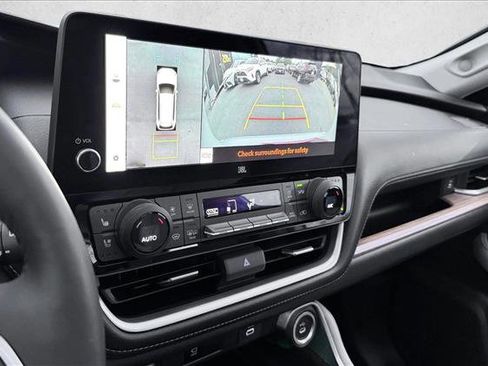 Certified 2025 Toyota Grand Highlander AWD image 15