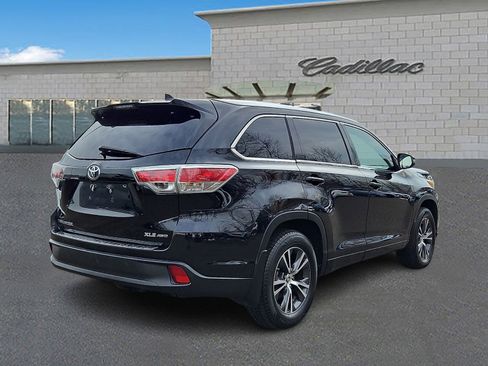 Used 2016 Toyota Highlander XLE image 4