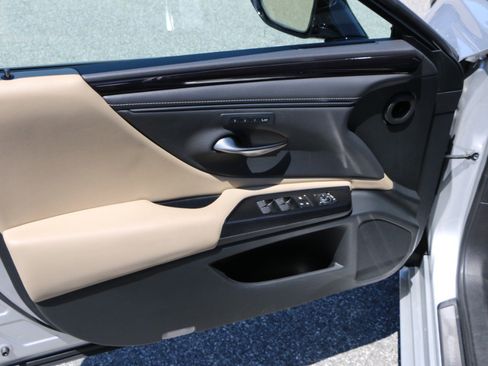 Used 2021 Lexus ES 350 w/ Premium Package FWD image 17