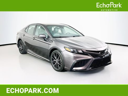 Used 2024 Toyota Camry SE FWD image 1