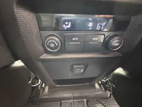 Used 2019 Chevrolet Traverse LT AWD/4WD image 18