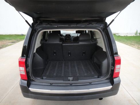 Used 2017 Jeep Patriot High Altitude image 21