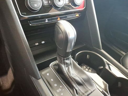 Used 2023 Volkswagen Atlas SE AWD/4WD image 25