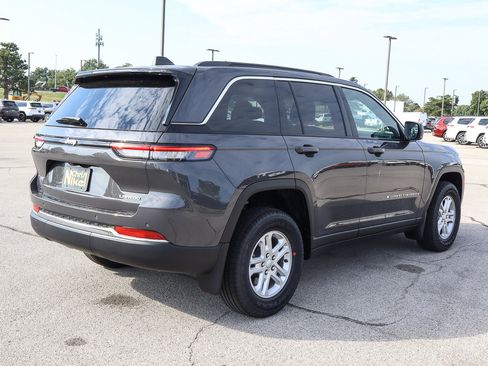New 2025 Jeep Grand Cherokee Laredo w/ Luxury Tech Group I image 5